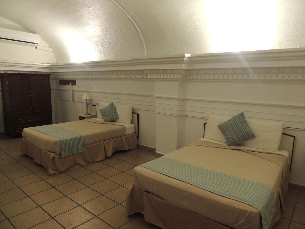 Hotel Colonial Mayaguez Buitenkant foto