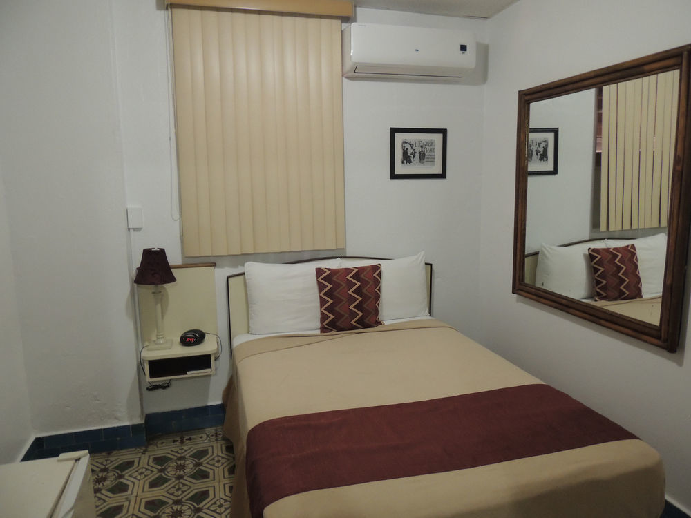 Hotel Colonial Mayaguez Buitenkant foto